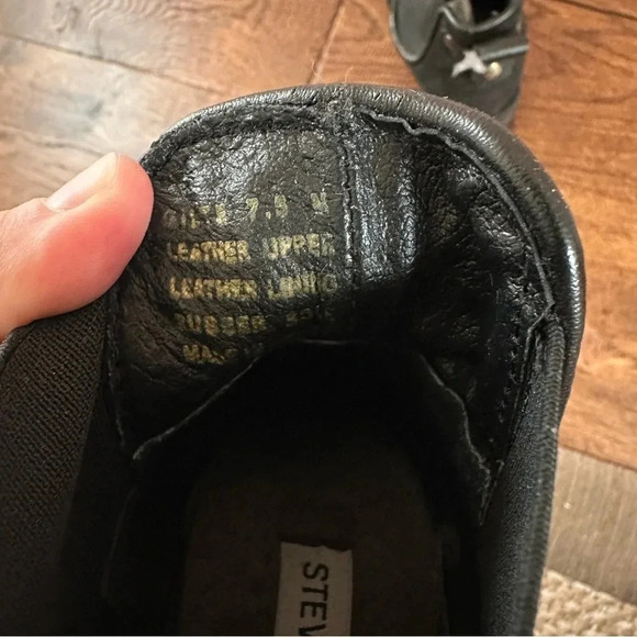 Steve Madden Black Gilte Leather Chelsea Ankle Bootie Size 7.5 - Picture 6 of 9